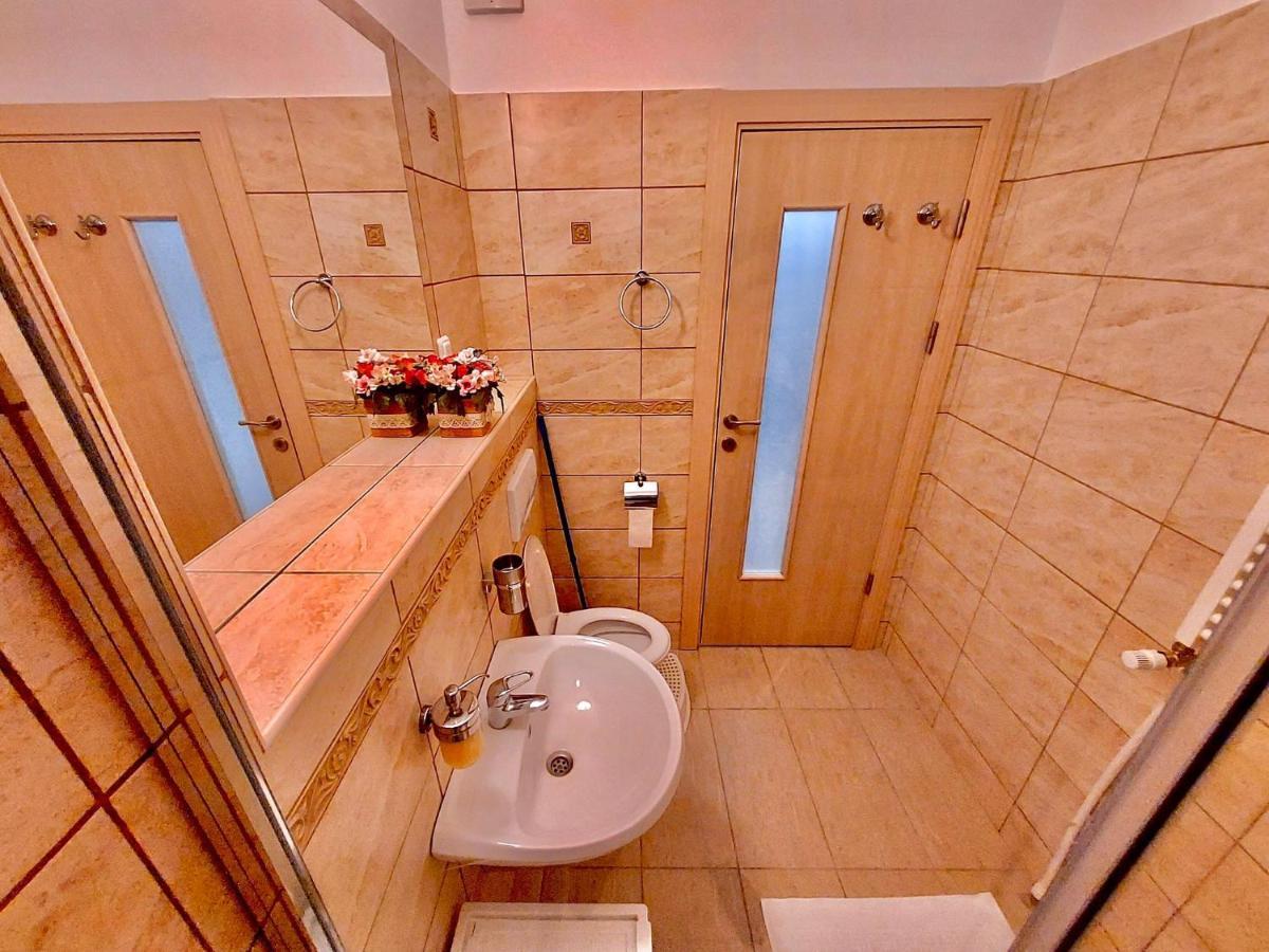 Criss Apartament Sinaia Exterior foto